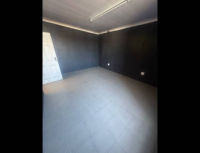 300M² WAREHOUSE TO LET IN WILLOWTON INDUSTRIAL